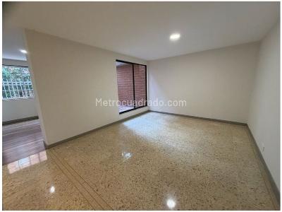 Apartamento de 3 alcobas en venta en El Poblado, Medellín, 138 m² · foto 2 de 19
