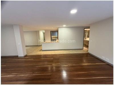 Apartamento de 3 alcobas en venta en El Poblado, Medellín, 138 m² · foto 3 de 19