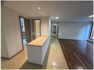 Apartamento de 3 alcobas en venta en El Poblado, Medellín, 138 m² · foto 4 de 19