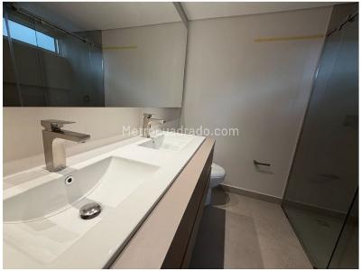 Apartamento de 3 alcobas en venta en El Poblado, Medellín, 138 m² · foto 13 de 19