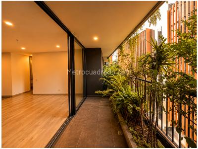 Apartamento de 3 alcobas en venta en El Poblado, Medellín, 89 m² · foto 2 de 20