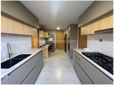 Apartamento de 3 alcobas en venta en El Poblado, Medellín, 292 m² · foto 6 de 9