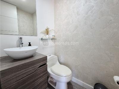 Apartamento en venta en El Poblado, Medellín · foto 8 de 19