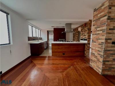 Apartamento en venta en El Poblado, Medellín · foto 5 de 5