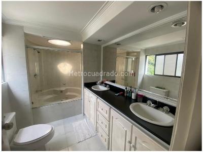 Apartamento de 5 alcobas en venta en El Poblado, Medellín, 270 m² · foto 12 de 13