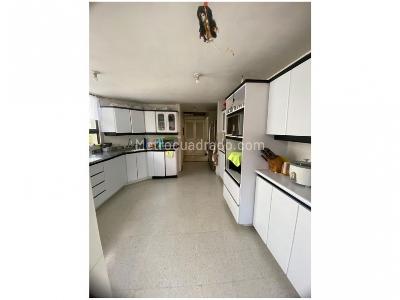 Apartamento de 5 alcobas en venta en El Poblado, Medellín, 270 m² · foto 7 de 13