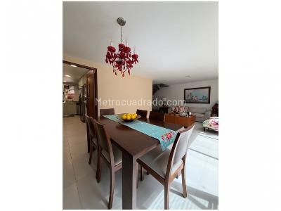 Casa de 3 alcobas en venta en Loma Del Chocho, Envigado, 220 m² · foto 3 de 17
