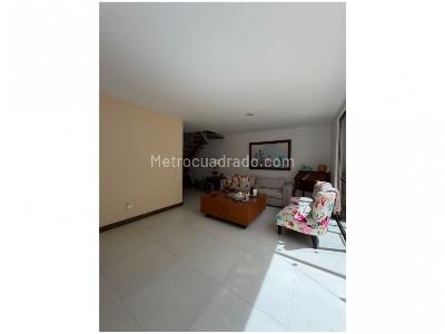 Casa de 3 alcobas en venta en Loma Del Chocho, Envigado, 220 m² · foto 8 de 17
