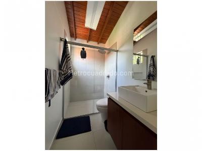 Casa de 3 alcobas en venta en Loma Del Chocho, Envigado, 220 m² · foto 12 de 17