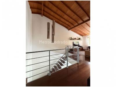 Casa de 3 alcobas en venta en Loma Del Chocho, Envigado, 220 m² · foto 16 de 17