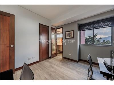 Apartamento de 3 alcobas en venta en Escobero Parte Baja, Envigado, 133 m² · foto 18 de 20