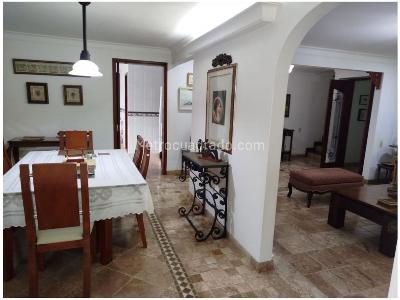 Casa de 3 alcobas en venta en Loma Benedictinos, Envigado, 417 m² · foto 3 de 20