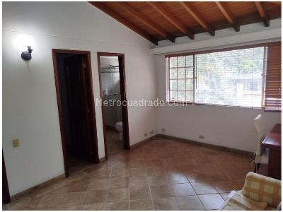 Casa de 3 alcobas en venta en Loma Benedictinos, Envigado, 417 m² · foto 5 de 20