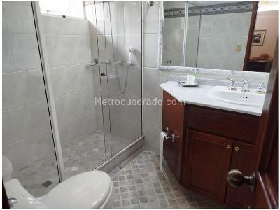 Casa de 3 alcobas en venta en Loma Benedictinos, Envigado, 417 m² · foto 9 de 20