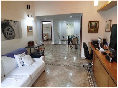 Casa de 3 alcobas en venta en Loma Benedictinos, Envigado, 417 m² · foto 11 de 20