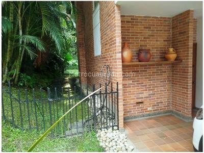 Casa de 3 alcobas en venta en Loma Benedictinos, Envigado, 417 m² · foto 16 de 20