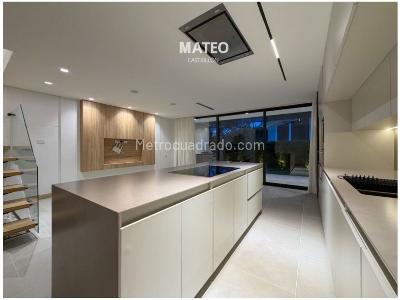 Casa de 3 alcobas en venta en Loma El Atravesado, Envigado, 167 m² · foto 2 de 20