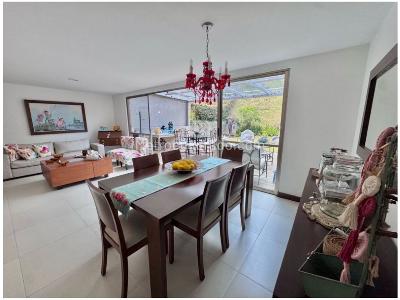 Casa de 3 alcobas en venta en Cumbres, Envigado, 220 m² · foto 3 de 20