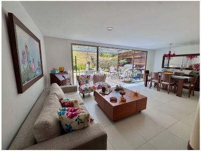 Casa de 3 alcobas en venta en Cumbres, Envigado, 220 m² · foto 4 de 20