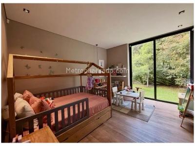 Casa de 4 alcobas en venta en Alto De Las Palmas, Envigado, 270 m² · foto 7 de 8