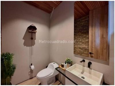 Casa de 4 alcobas en venta en Alto De Las Palmas, Envigado, 270 m² · foto 8 de 8