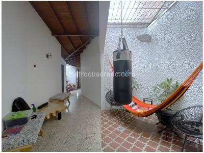 Casa de 5 alcobas en venta en La Castellana, Medellín, 215 m² · foto 8 de 20