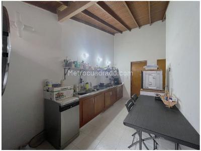 Casa de 5 alcobas en venta en La Castellana, Medellín, 215 m² · foto 9 de 20