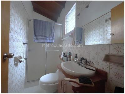 Casa de 5 alcobas en venta en La Castellana, Medellín, 215 m² · foto 11 de 20