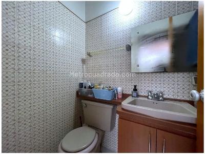 Casa de 5 alcobas en venta en La Castellana, Medellín, 215 m² · foto 12 de 20