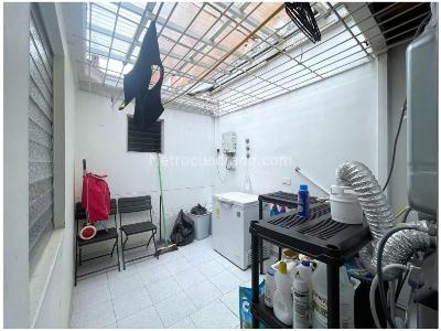 Casa de 5 alcobas en venta en La Castellana, Medellín, 215 m² · foto 13 de 20