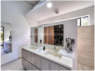Casa de 4 alcobas en venta en Cabeceras, Rionegro, 352 m² · foto 11 de 20