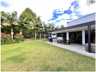 Casa de 4 alcobas en venta en Cabeceras, Rionegro, 352 m² · foto 17 de 20