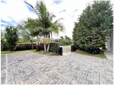 Casa de 4 alcobas en venta en Cabeceras, Rionegro, 352 m² · foto 20 de 20