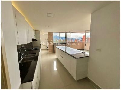 Apartamento de 3 alcobas en venta en El Poblado, Medellín, 219 m² · foto 11 de 20