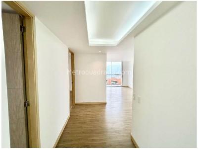 Apartamento de 3 alcobas en venta en El Poblado, Medellín, 219 m² · foto 17 de 20