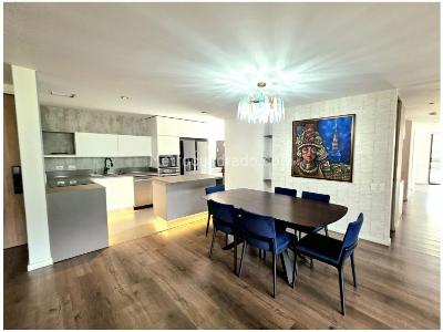 Apartamento de 3 alcobas en venta en Loma De Las Brujas, Envigado, 186 m² · foto 2 de 14
