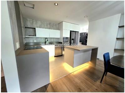 Apartamento de 3 alcobas en venta en Loma De Las Brujas, Envigado, 186 m² · foto 3 de 14