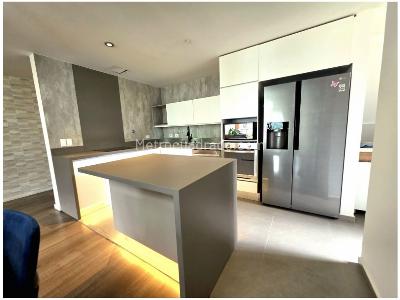 Apartamento de 3 alcobas en venta en Loma De Las Brujas, Envigado, 186 m² · foto 4 de 14