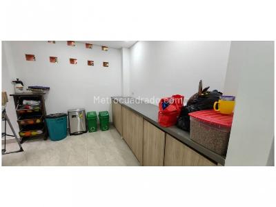 Casa de 4 alcobas en venta en Loma De San Remo, Sabaneta, 626 m² · foto 12 de 20