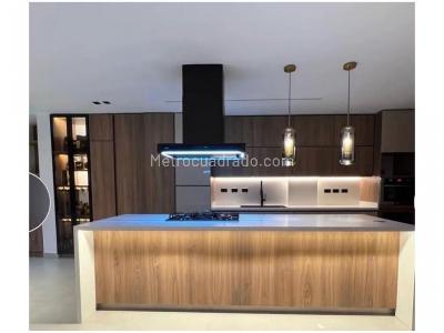 Casa de 3 alcobas en venta en Loma El Atravesado, Envigado, 215 m² · foto 3 de 20