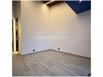 Casa de 3 alcobas en venta en Loma El Atravesado, Envigado, 215 m² · foto 14 de 20