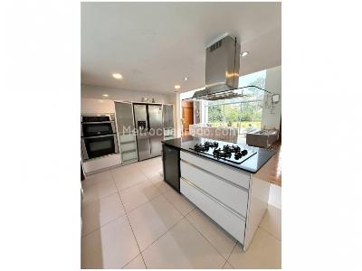 Casa de 5 alcobas en venta en Alto Del Escobero, Envigado, 495 m² · foto 3 de 20