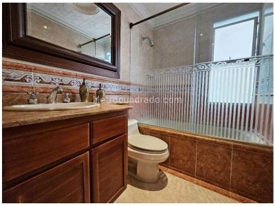 Casa de 5 alcobas en venta en El Poblado, Medellín, 400 m² · foto 17 de 20