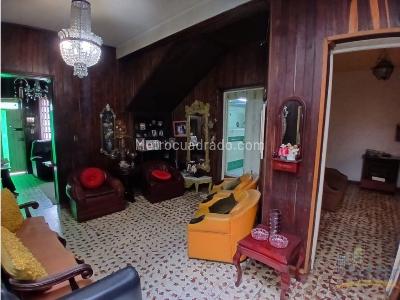 Casa de 5 alcobas en venta en Boston, Medellín, 215 m² · foto 2 de 20