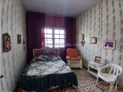 Casa de 5 alcobas en venta en Boston, Medellín, 215 m² · foto 13 de 20