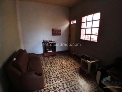 Casa de 5 alcobas en venta en Boston, Medellín, 215 m² · foto 16 de 20