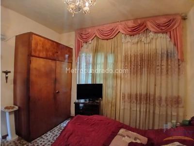 Casa de 5 alcobas en venta en Boston, Medellín, 215 m² · foto 17 de 20