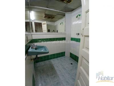 Casa de 5 alcobas en venta en Boston, Medellín, 215 m² · foto 19 de 20