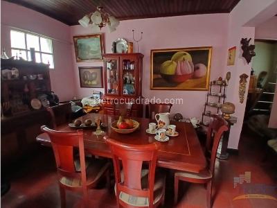 Casa de 5 alcobas en venta en Boston, Medellín, 212 m² · foto 4 de 20