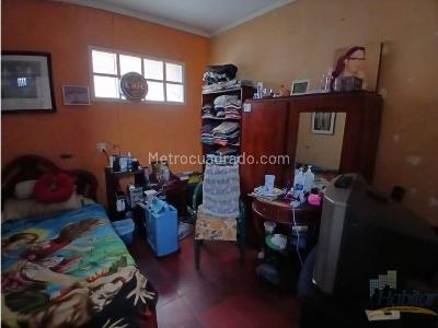 Casa de 5 alcobas en venta en Boston, Medellín, 212 m² · foto 8 de 20